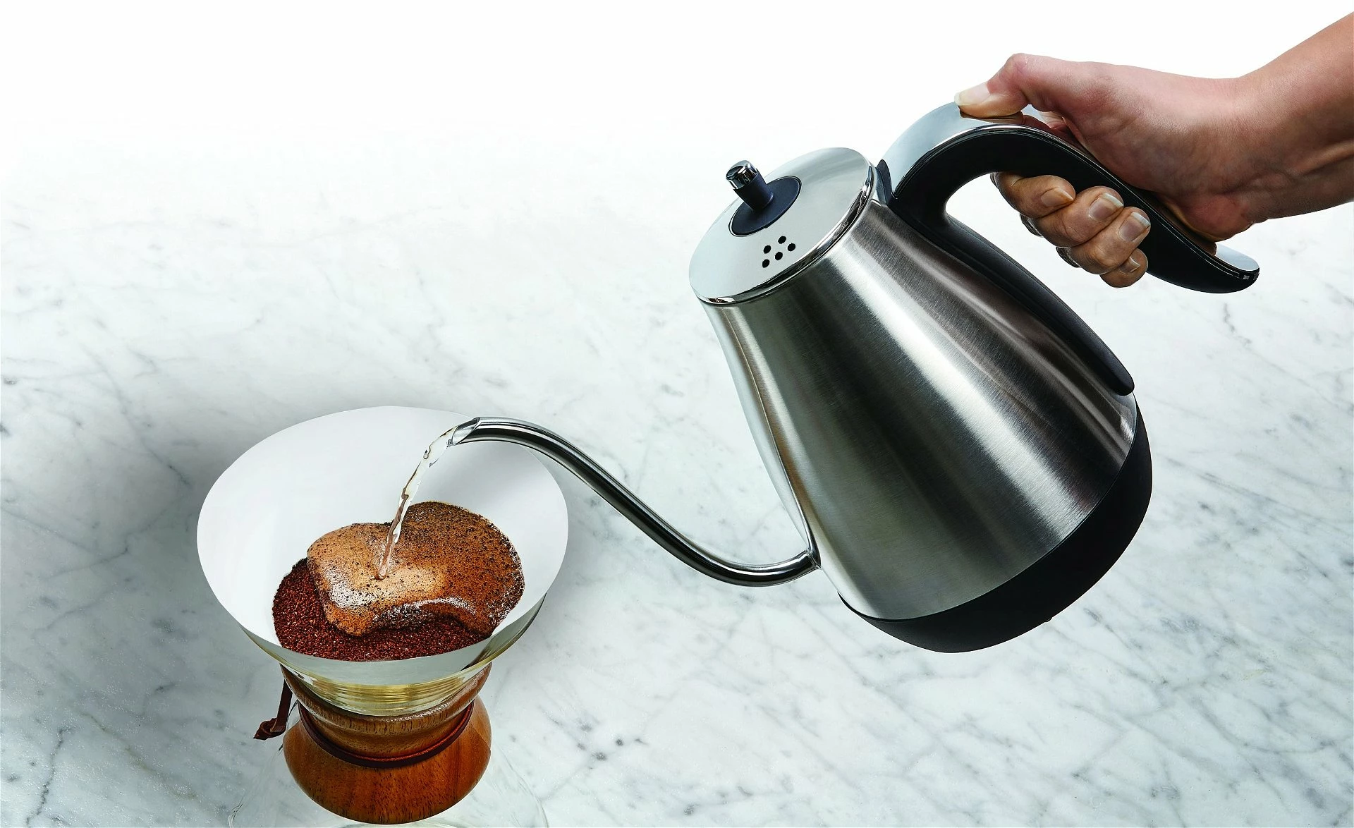 Capresso 40-Ounce Pour-Over Gooseneck Tea Kettle 5 Capresso 40-Ounce Pour-Over Gooseneck Tea Kettle - Image 3