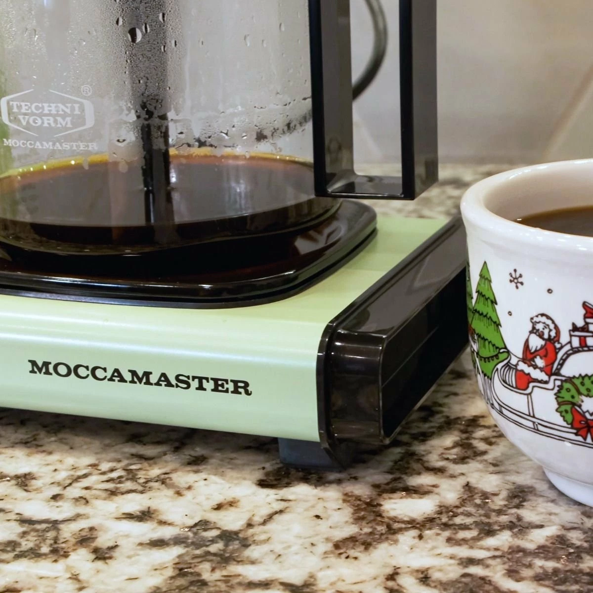 Moccamaster KBGV Automatic Drip Stop Coffee Maker (40 Oz Glass Carafe) | Pistachio 8 Moccamaster KBGV Automatic Drip Stop Coffee Maker (40 Oz Glass Carafe) | Pistachio - Image 6